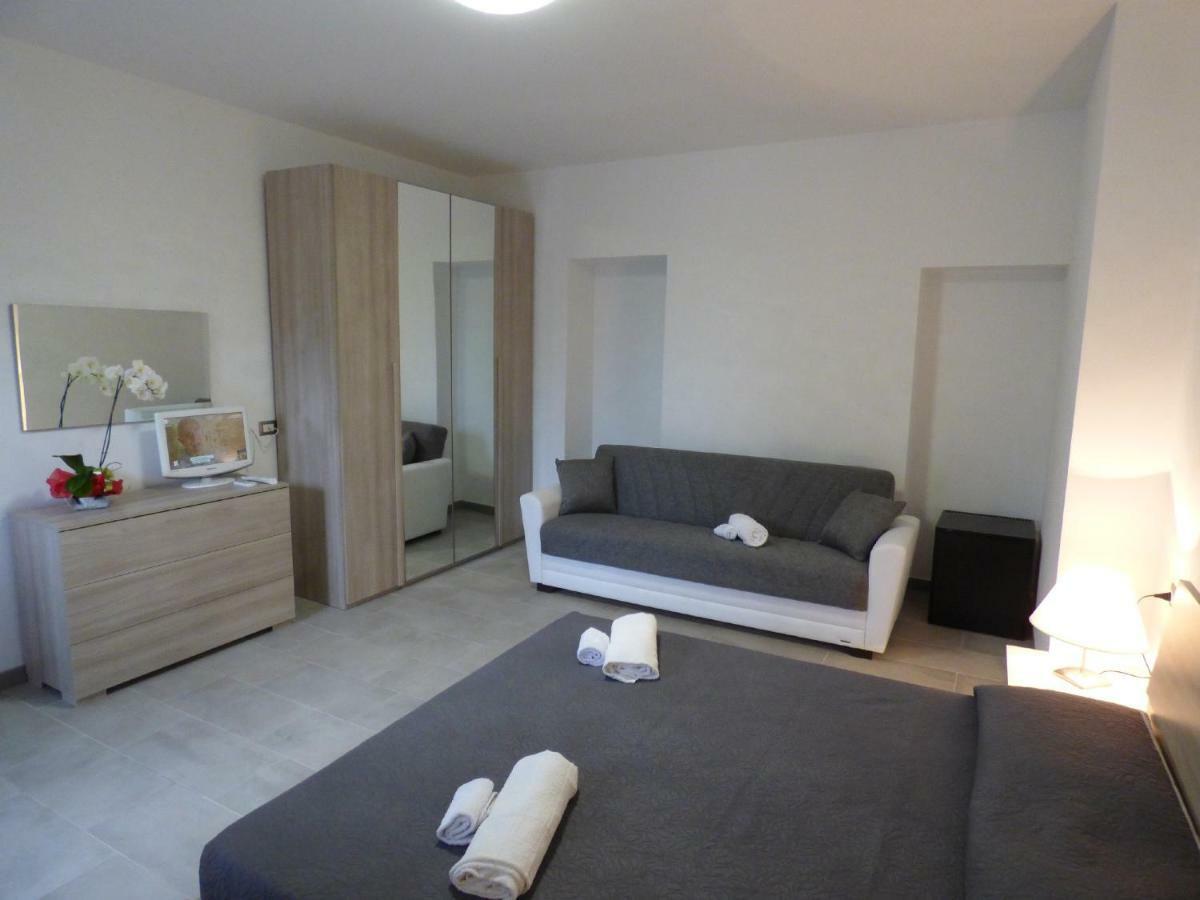 B&B Fiori Di Pesco เฟอร์ติเลีย ภายนอก รูปภาพ