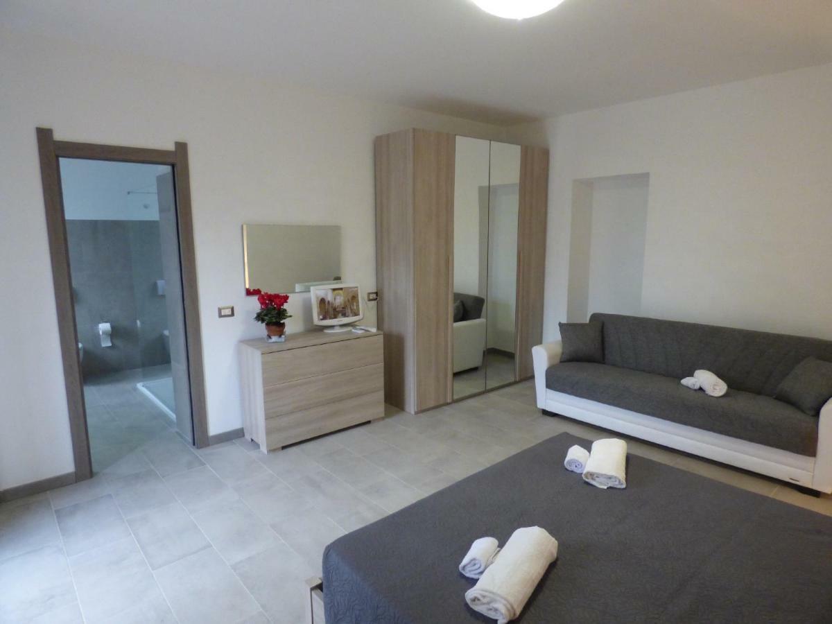 B&B Fiori Di Pesco เฟอร์ติเลีย ภายนอก รูปภาพ