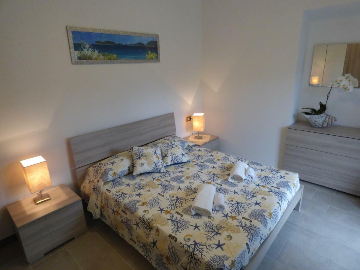 B&B Fiori Di Pesco เฟอร์ติเลีย ภายนอก รูปภาพ