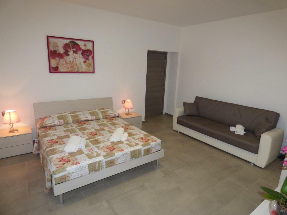 B&B Fiori Di Pesco เฟอร์ติเลีย ภายนอก รูปภาพ