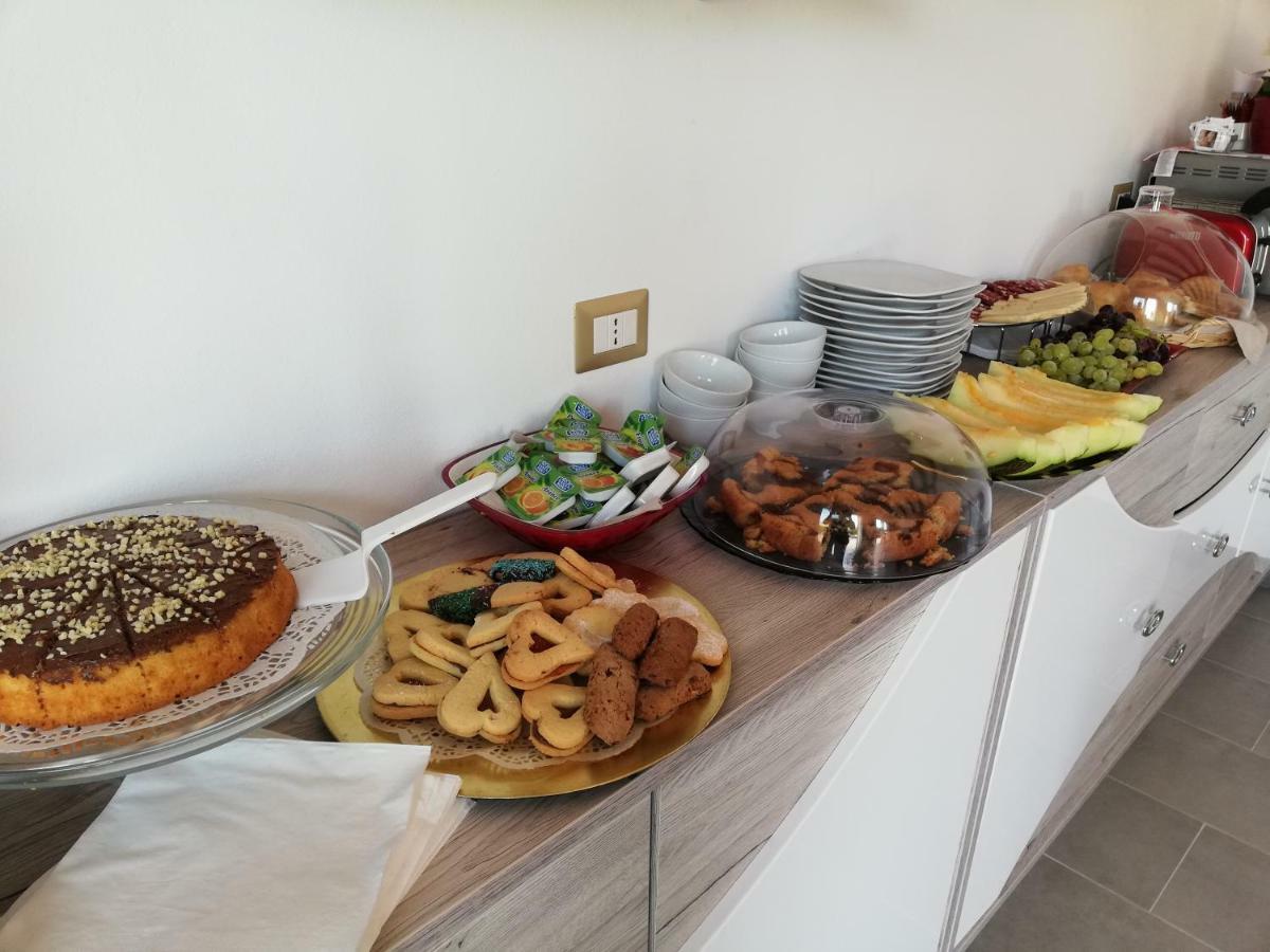 B&B Fiori Di Pesco เฟอร์ติเลีย ภายนอก รูปภาพ